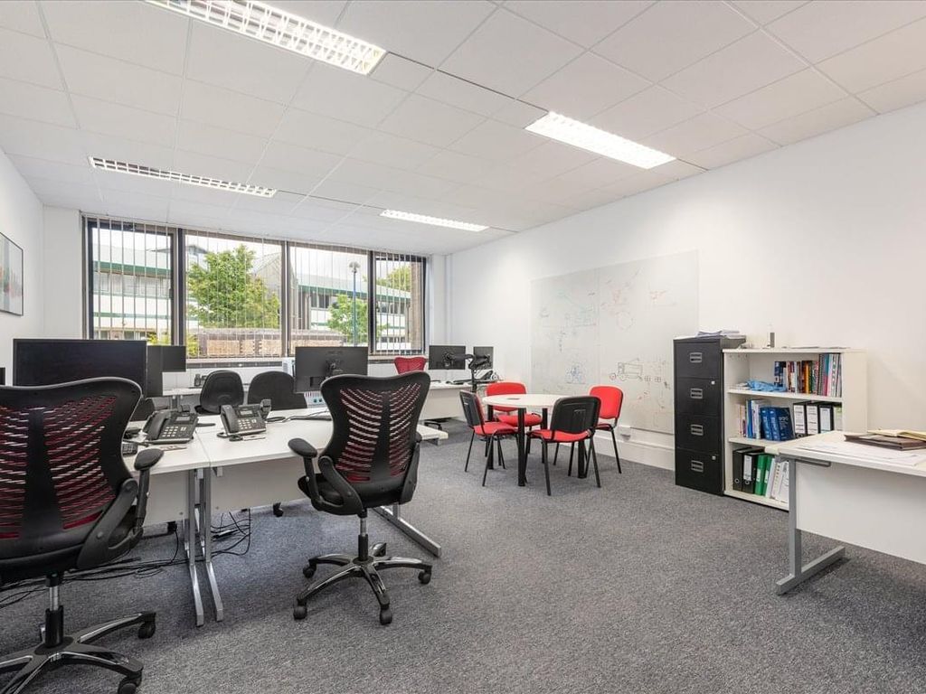 Serviced office to let in Wokingham, England, United Kingdom RG41, £1,188 pa