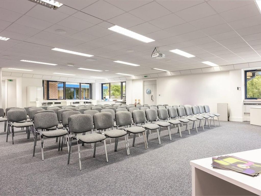 Serviced office to let in Wokingham, England, United Kingdom RG41, £1,188 pa