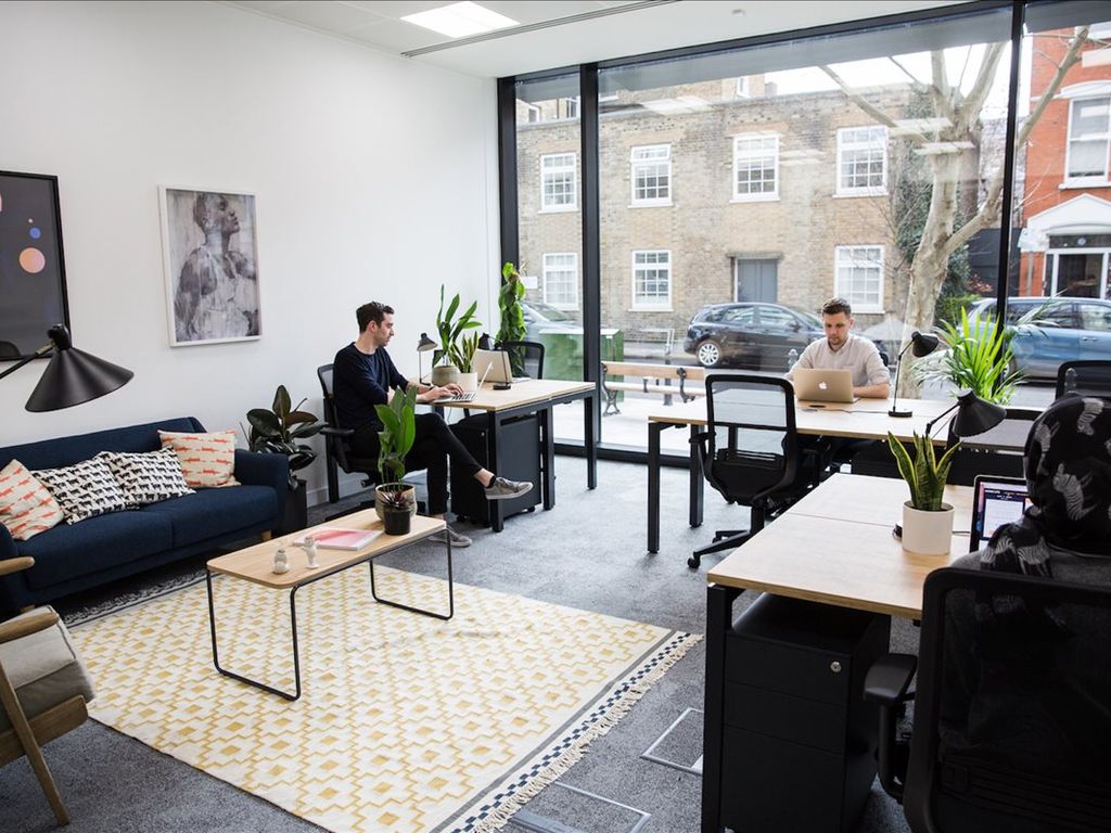 Serviced office to let in 174 Hammersmith Road, London W6, £5,700 pa