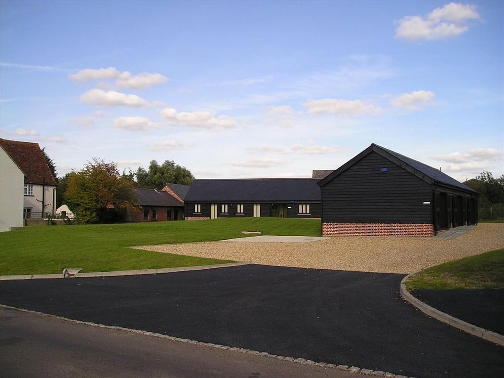 Serviced office to let in Meppershall Road, Upton End Farm Business Park, Shillington, Hitchin SG5, £2,100 pa