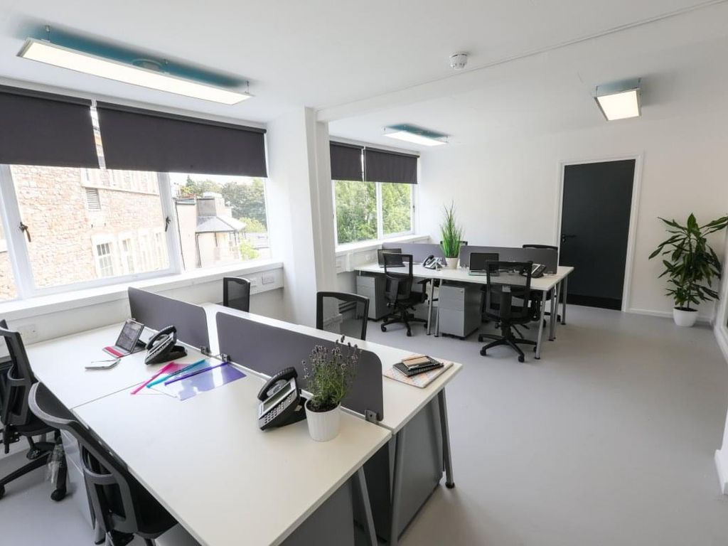 Serviced office to let in 470 Bath Road, Bristol BS4, £2,940 pa