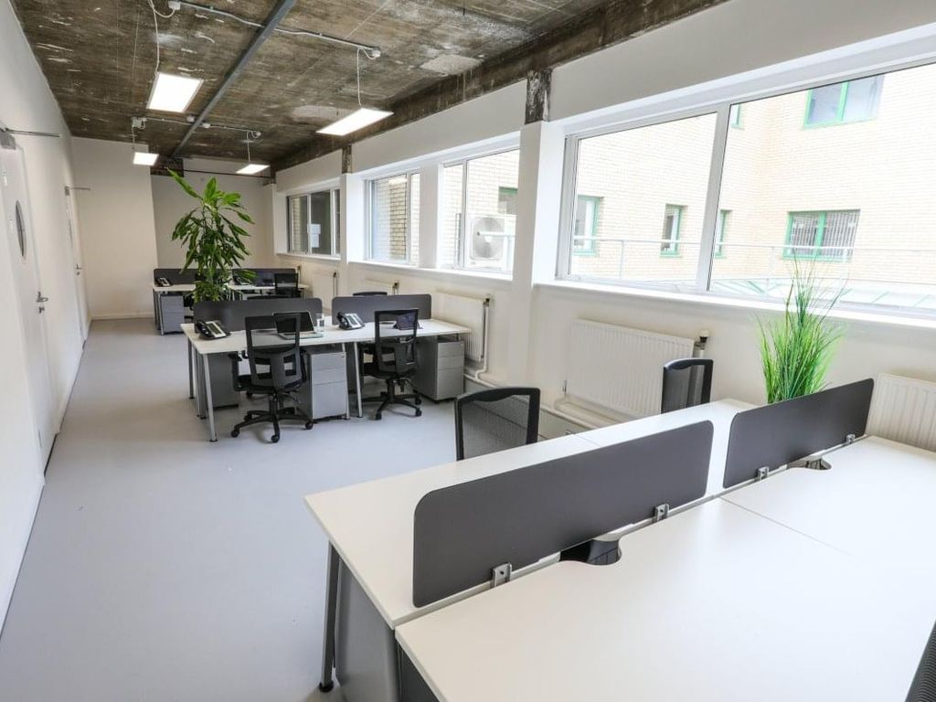 Serviced office to let in 470 Bath Road, Bristol BS4, £2,940 pa