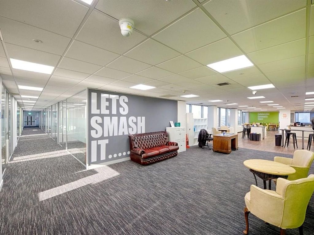 Serviced office to let in Crawley, England, United Kingdom RH10, £3,000 pa