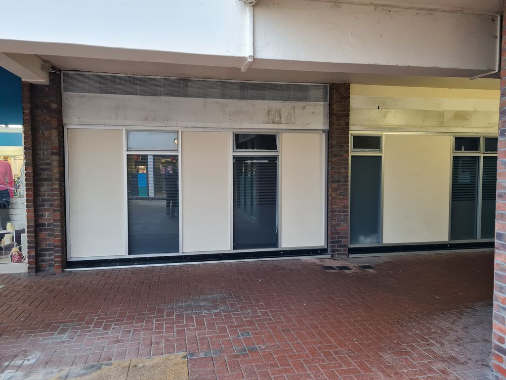 Retail premises to let in Old Mill Square, Storrington RH20, £38,000 pa