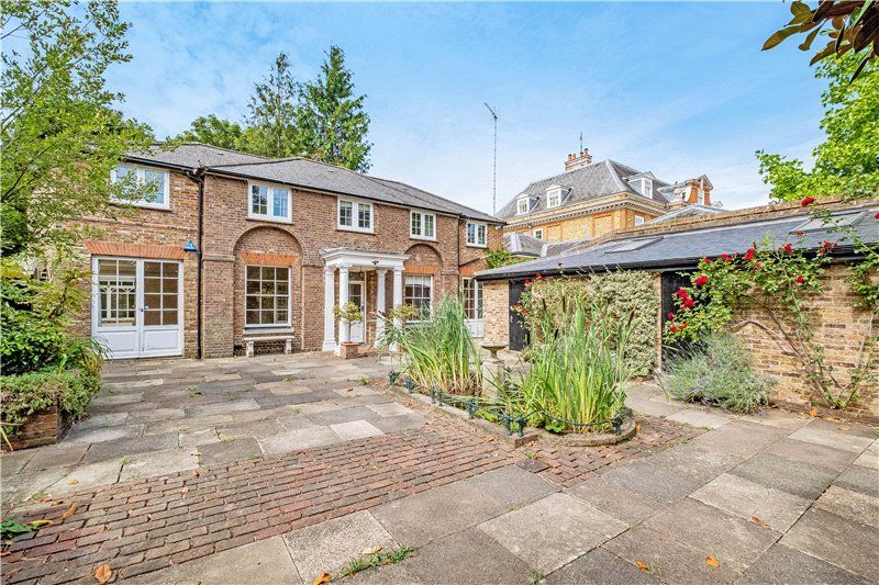 4 bed detached house to rent in Ham Common, Richmond, Surrey TW10, £6,000 pcm