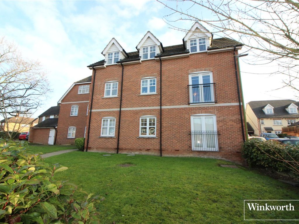 2 bed flat for sale in Arundel Drive, Borehamwood WD6, £325,000