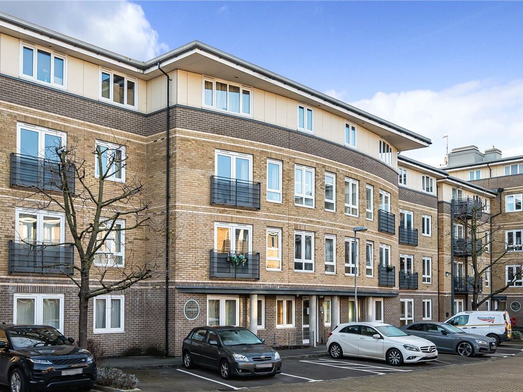 1 bed flat to rent in Crowngate House, 2 Hereford Road, London E3, £1,600 pcm