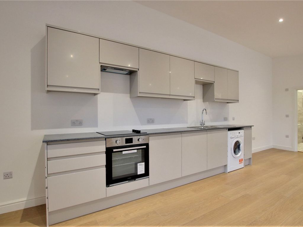 1 bed flat to rent in Bridge Street, Caversham, Reading, Berkshire RG4, £1,250 pcm