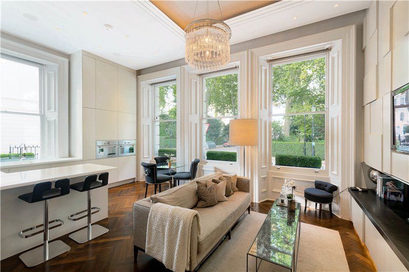 1 bed flat for sale in Cornwall Gardens, London SW7, £1,100,000