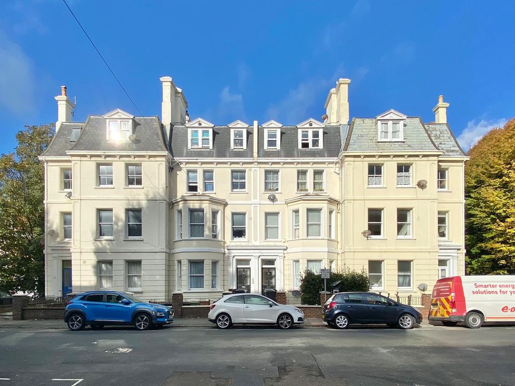 2 bed flat for sale in Compton Street, Eastbourne BN21, £190,000