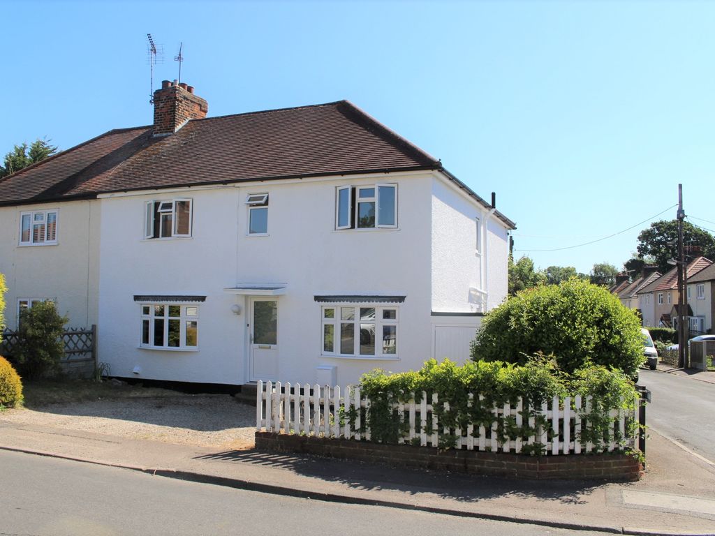 4 bed semi-detached house to rent in Fairfield Road, Ongar, Essex CM5, £2,492 pcm
