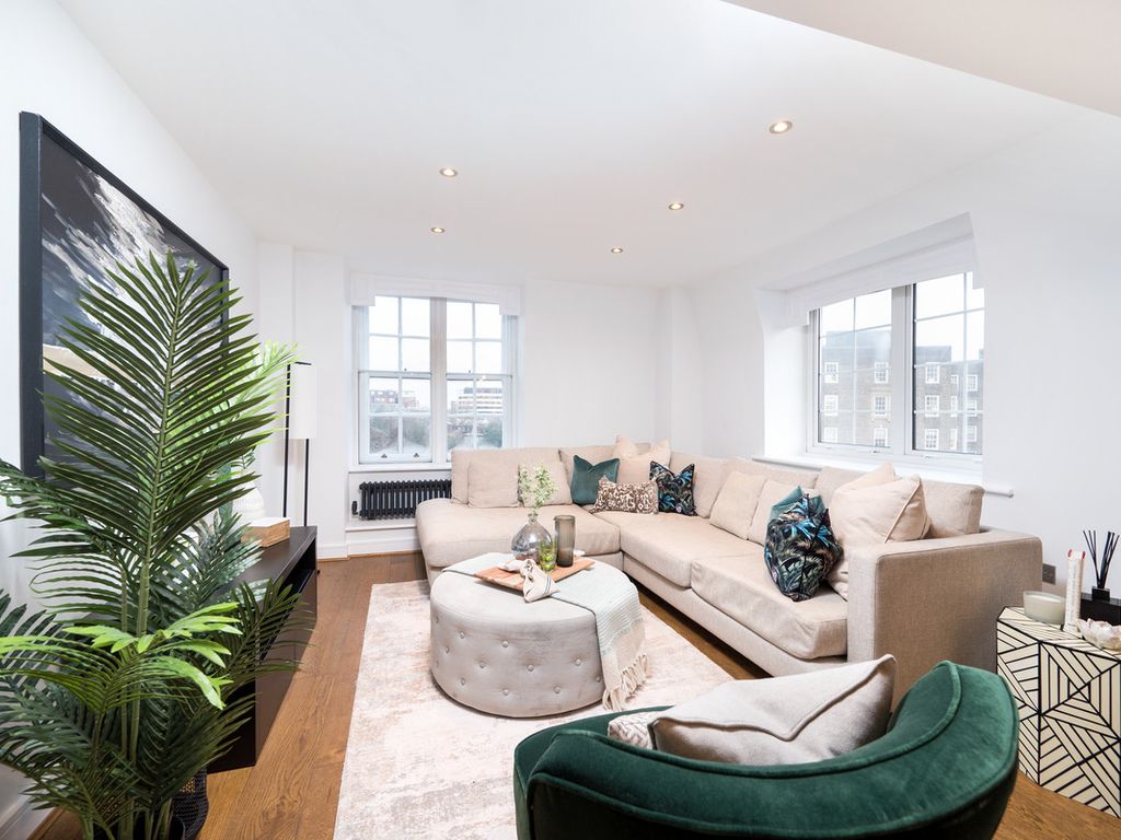 3 bed penthouse for sale in Garden Road, London NW8, £1,500,000