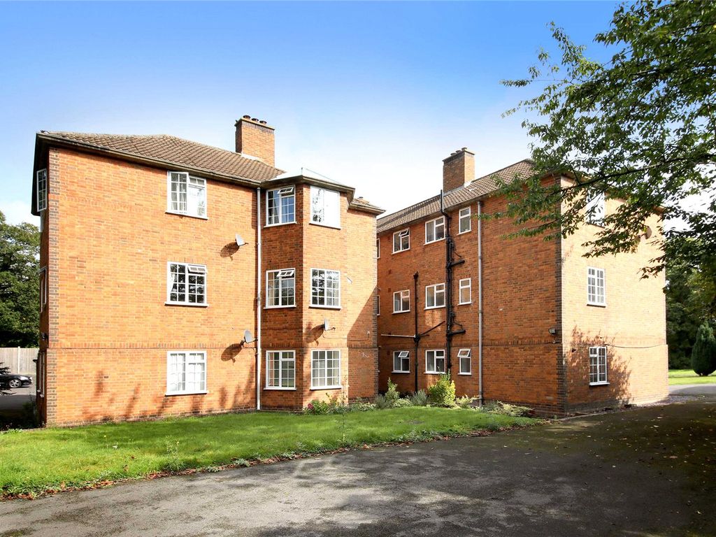 2 bed flat for sale in Amersham Road, Beaconsfield HP9, £385,000