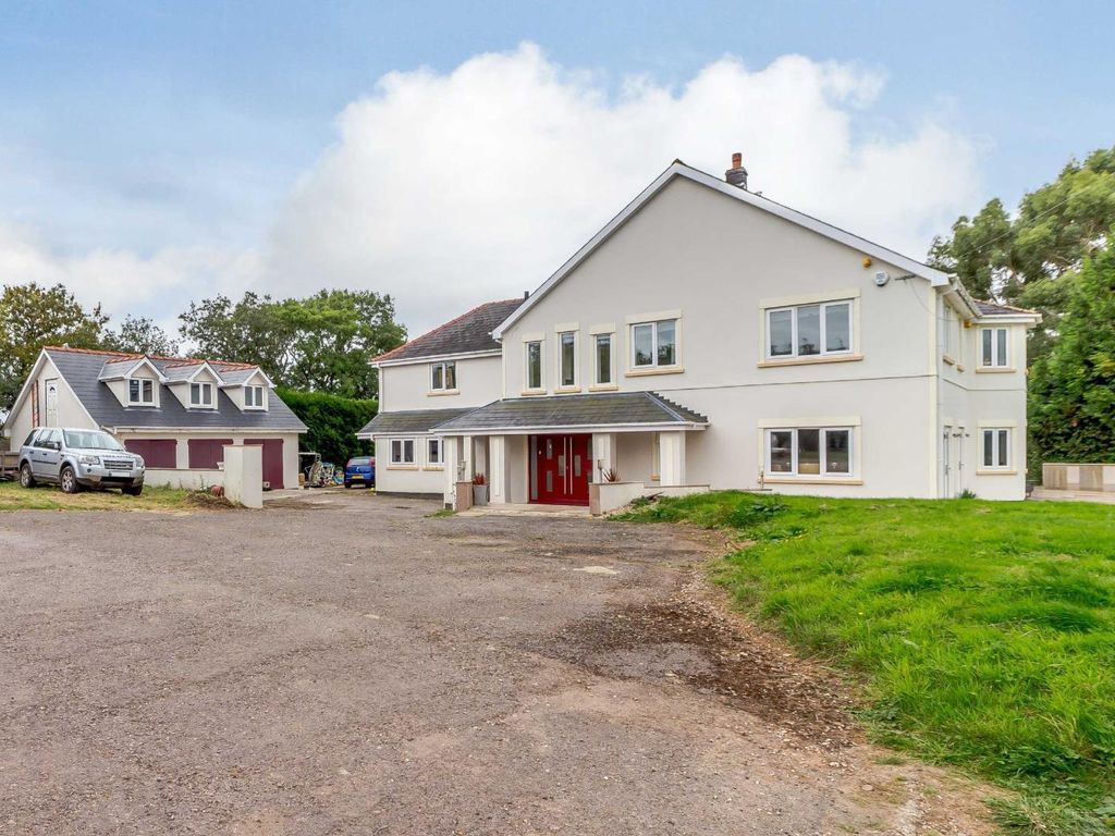 5 bed detached house for sale in Pencoed Lane, Llanmartin. Newport, Gwent NP18, £950,000