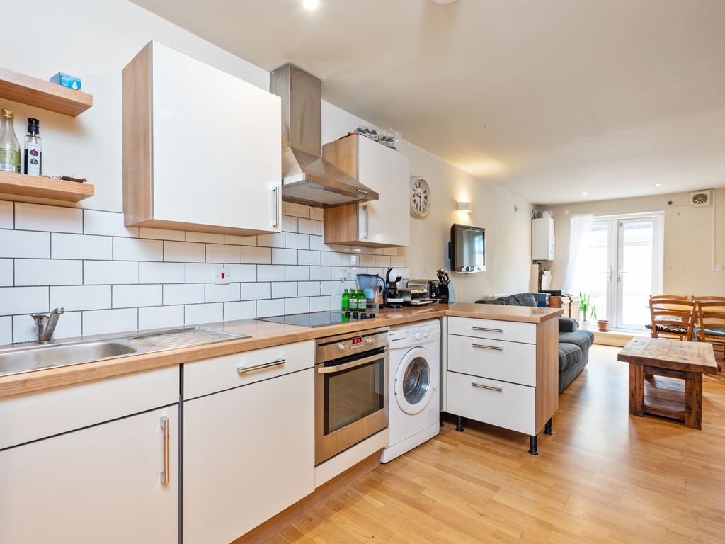 1 bed flat for sale in Hoxton Street, London N1, £390,000
