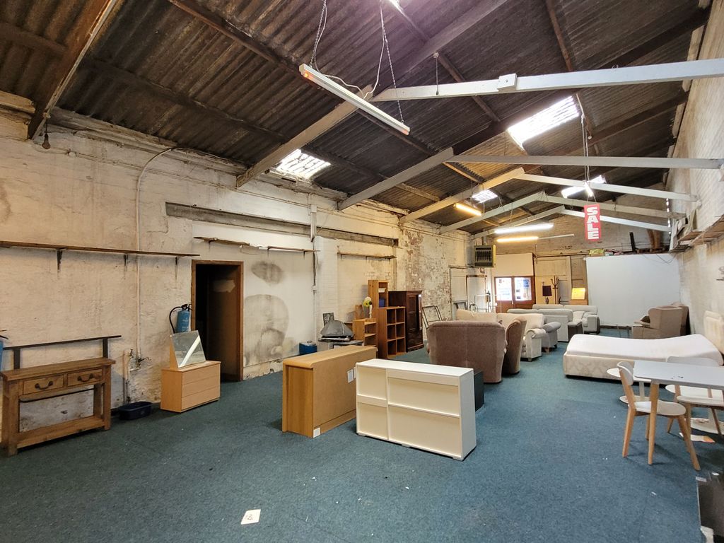 Light industrial to let in Nelson Lane, Kilmarnock KA1, £10,000 pa