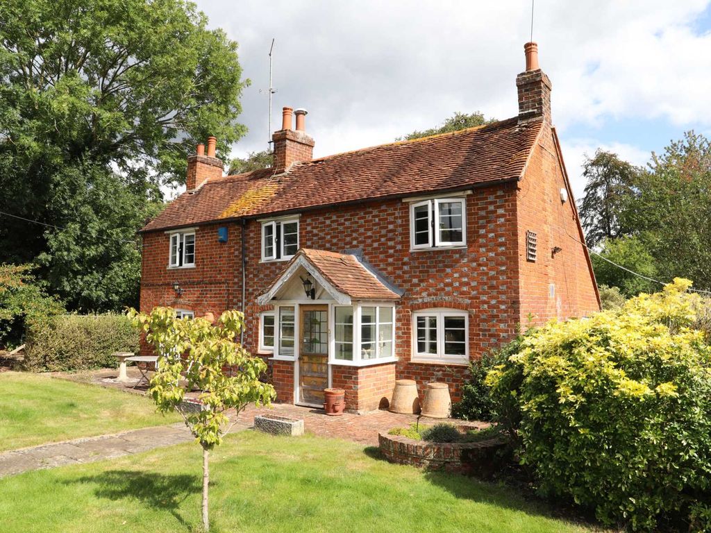 4 bed cottage for sale in Peppard Road, Sonning Common RG4, £750,000