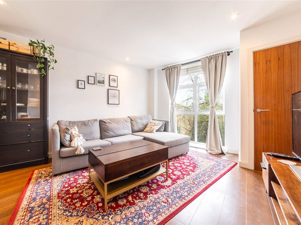 2 bed flat for sale in 100 Lansdowne Drive, London E8, £525,000