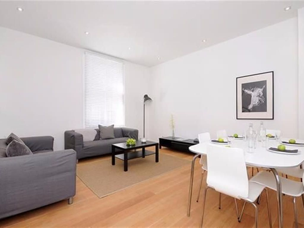 2 bed flat to rent in Bingham Place, Marylebone, London W1U, £4,767 pcm