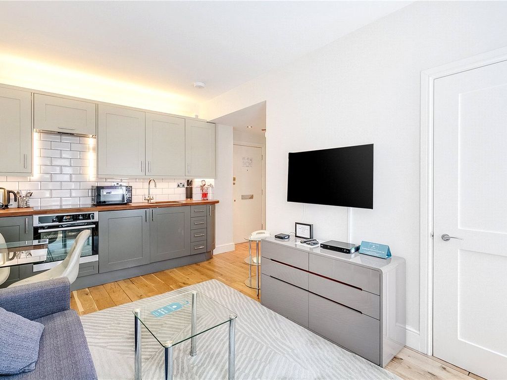 1 bed flat for sale in Nell Gwynn House, Sloane Avenue, Chelsea, London SW3, £495,000