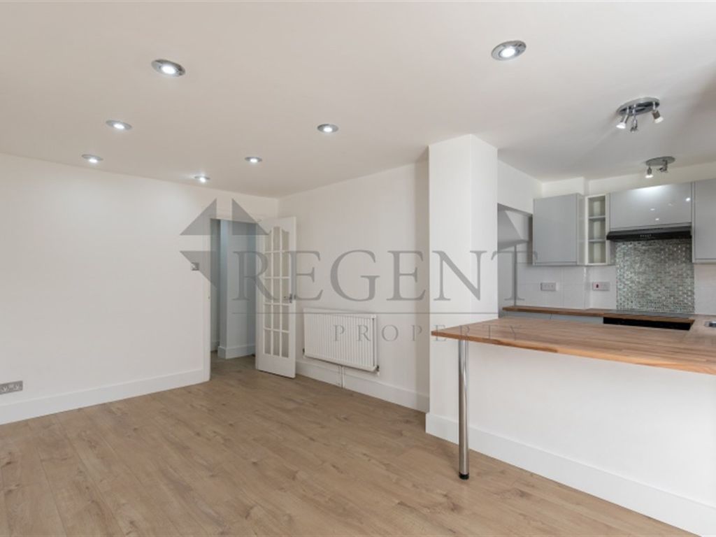 1 bed flat for sale in Fernlea Road, Wandsworth SW12, £565,000