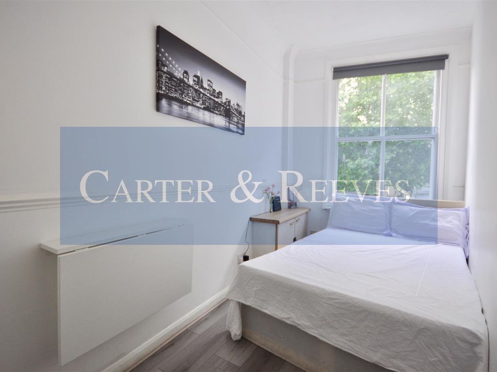 2 bed flat for sale in Gray's Inn Road, London WC1X, £675,000