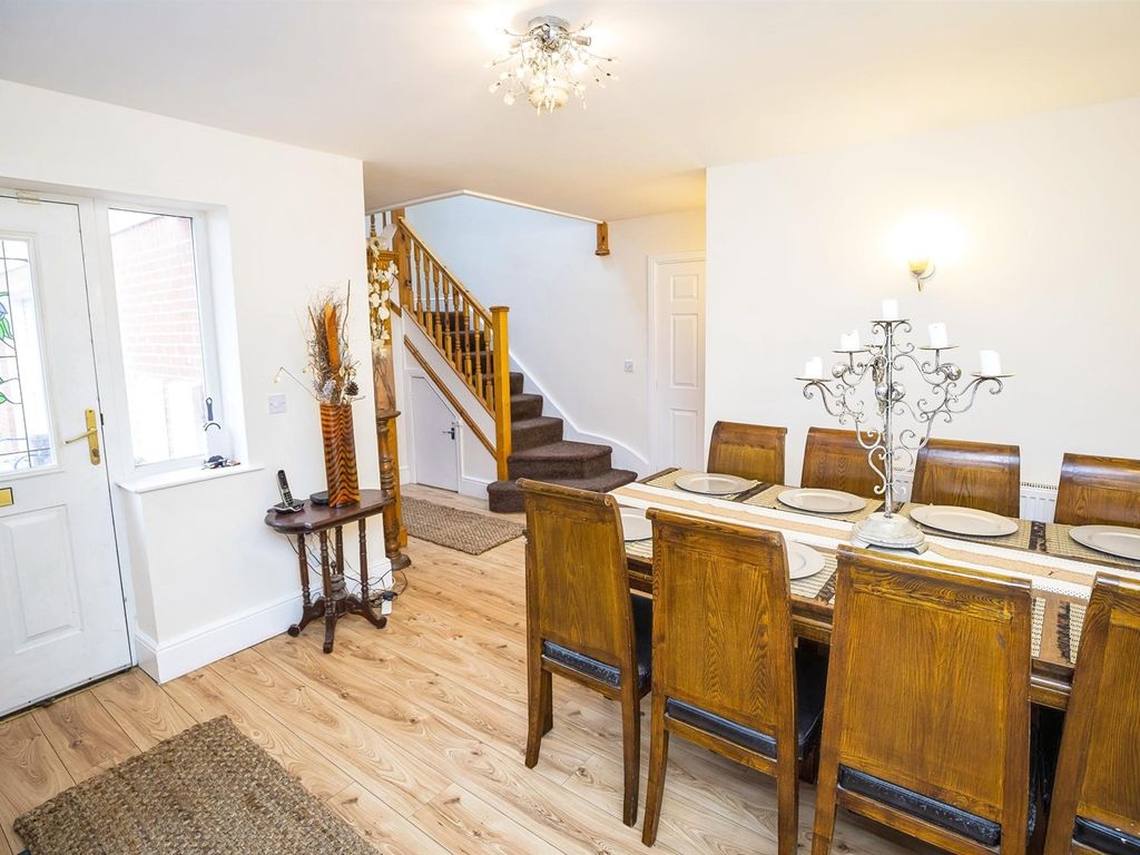 4 bed detached house for sale in Bridge Lane, Frodsham WA6, £400,000