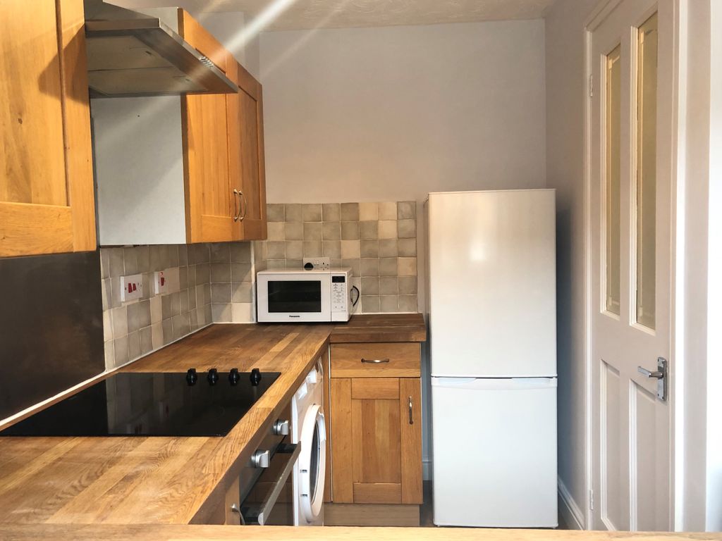 2 bed property to rent in Milton Way, Houghton Regis, Dunstable LU5, £1,300 pcm