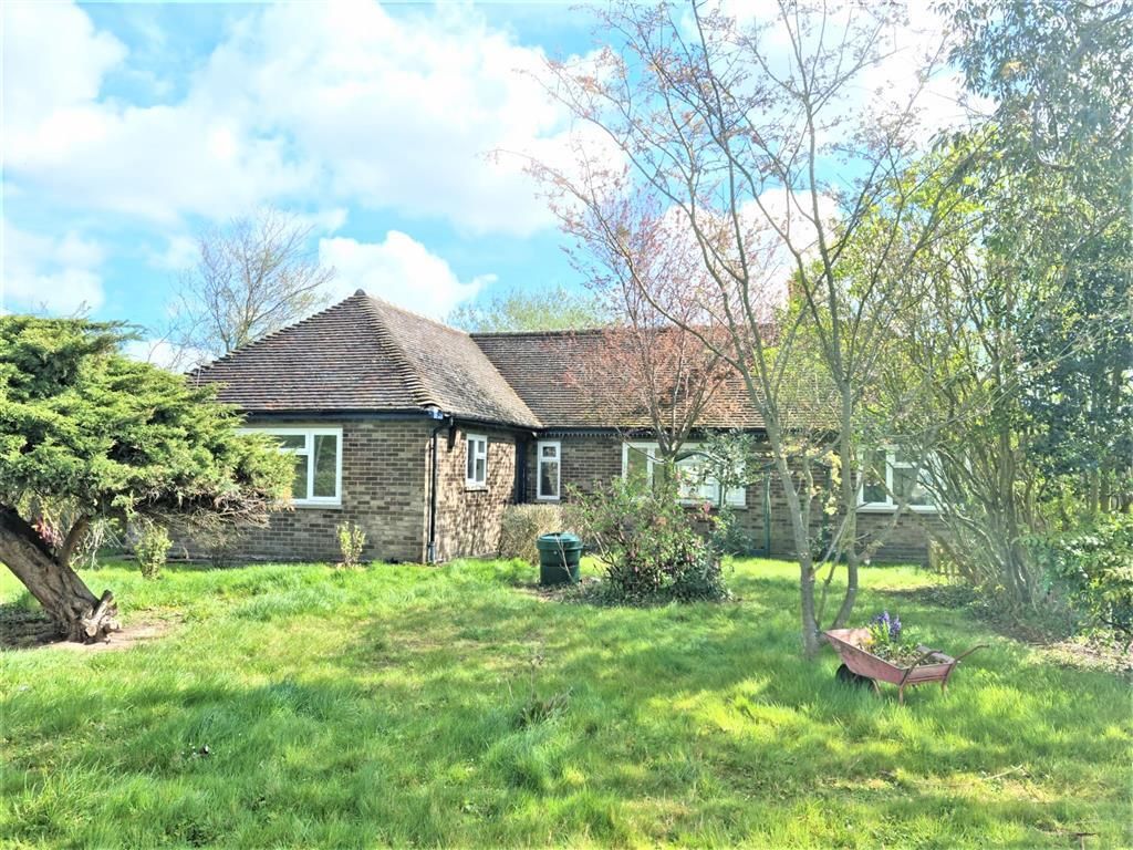 3 bed detached bungalow to rent in The Cottons, Outwell, Wisbech PE14, £995 pcm