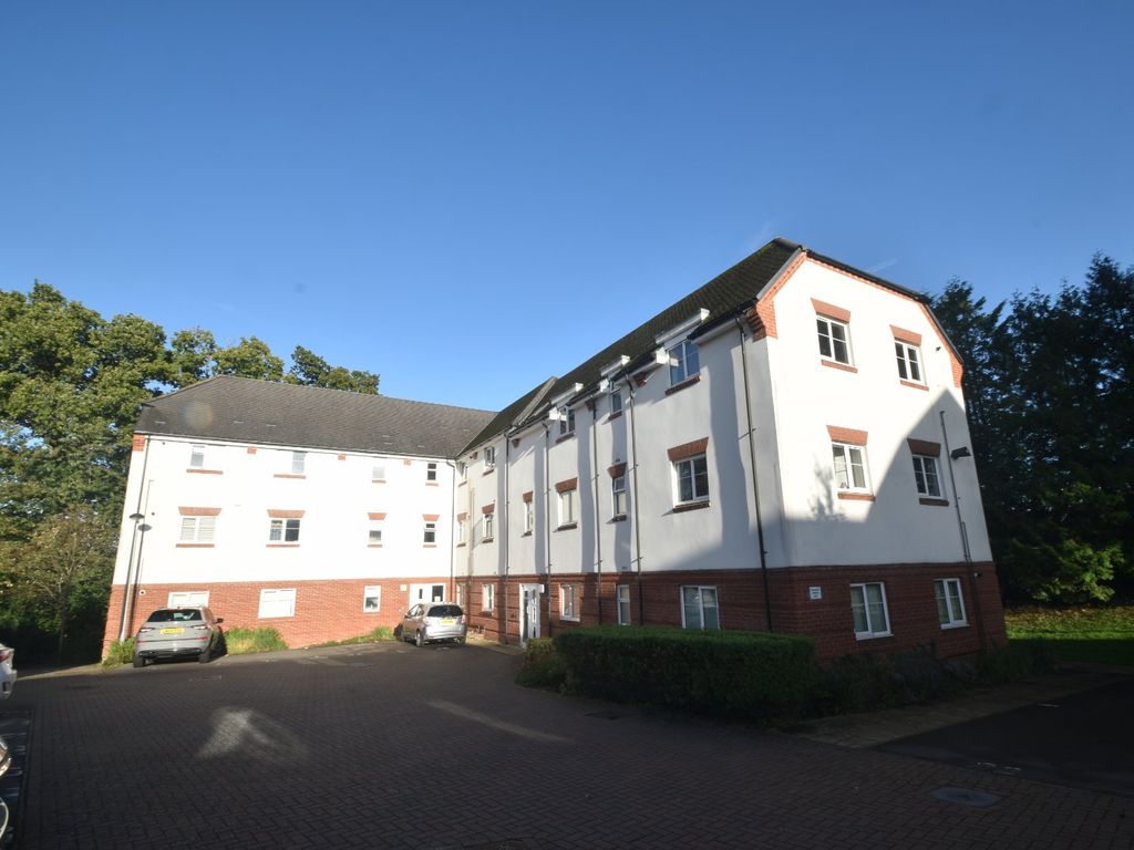 2 bed flat for sale in Stubwick Court, Old Saw Mill Place, Amersham, Bucks HP6, £340,000