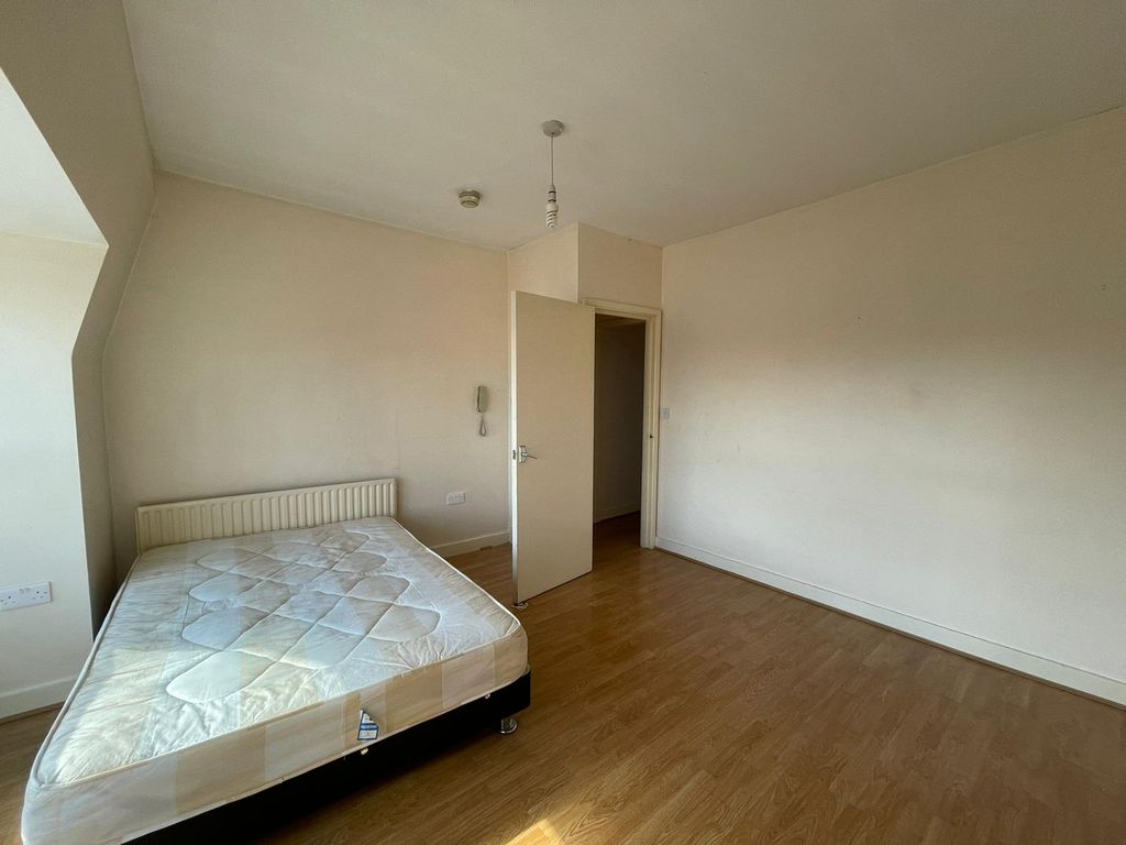 1 bed flat to rent in Green Lanes, London N8, £1,517 pcm