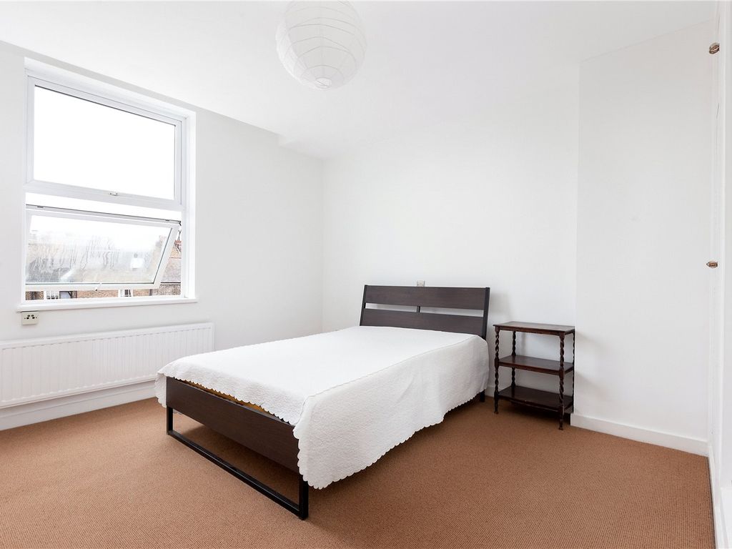 2 bed flat to rent in Warwick Square, London SW1V, £2,600 pcm
