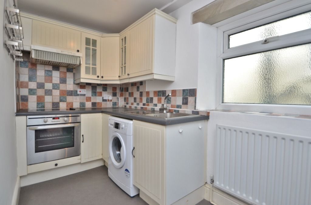 1 bed terraced house to rent in Ingle Row, Chapel Allerton, Leeds LS7, £795 pcm