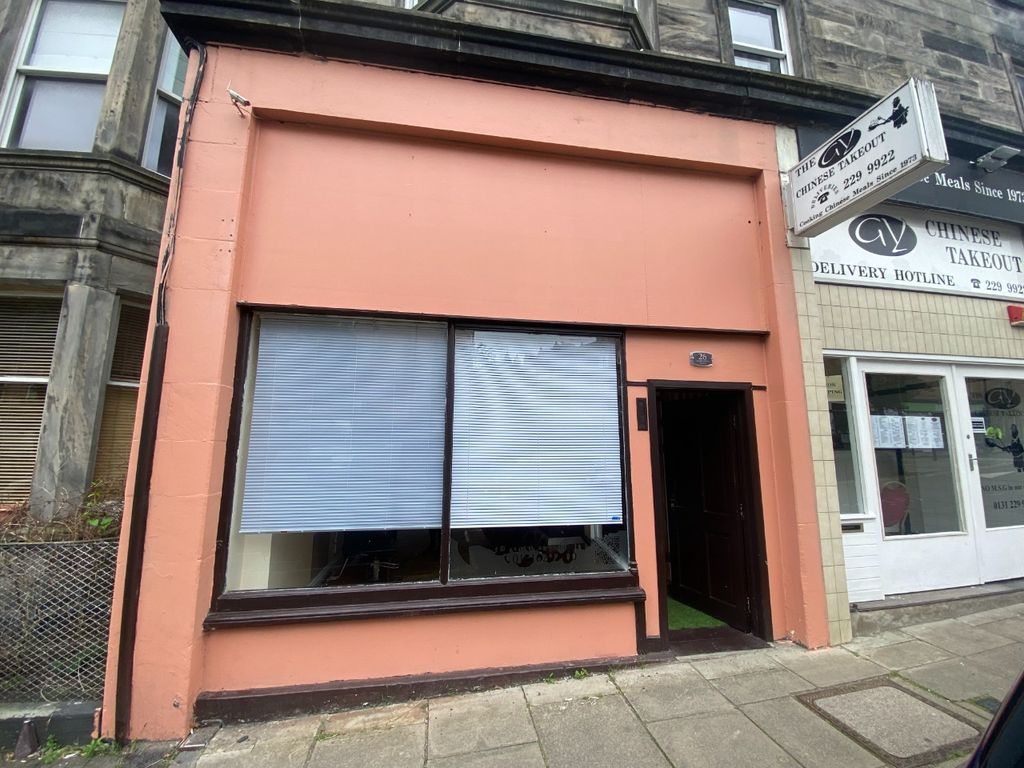 Commercial property to let in Roseneath Place, Marchmont, Edinburgh EH9, £14,000 pa