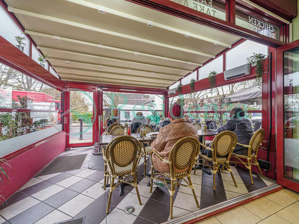 Restaurant/cafe to let in Lavender Hill, Clapham SW11, £21,000 pa