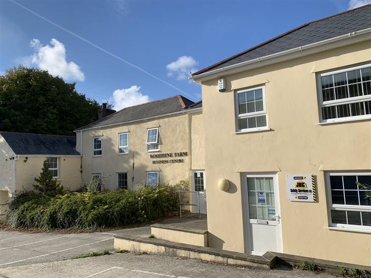 Serviced office to let in Woodbine Farm, Truro Business Park, Truro TR3, £2,700 pa