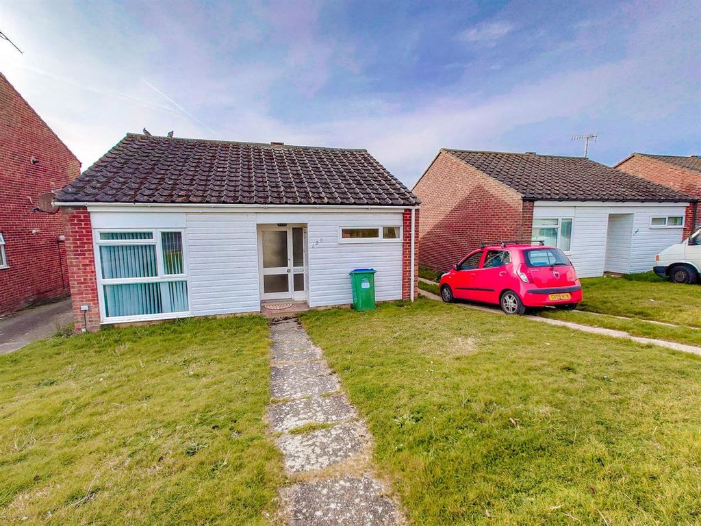 3 bed bungalow for sale in Telscombe Cliffs Way, Telscombe Cliffs, Peacehaven BN10, £375,000