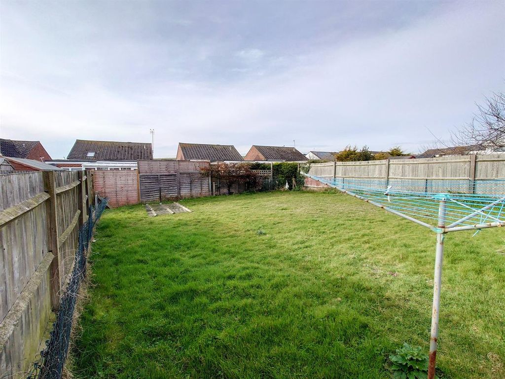 3 bed bungalow for sale in Telscombe Cliffs Way, Telscombe Cliffs, Peacehaven BN10, £375,000