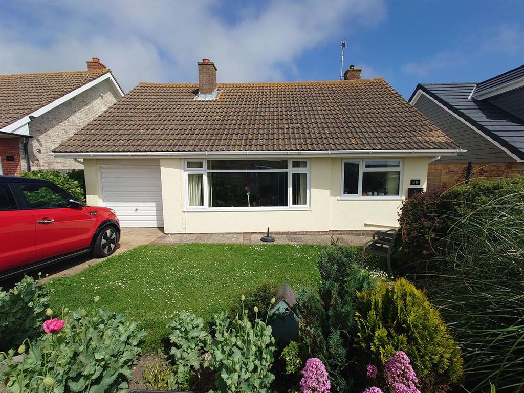 3 bed bungalow for sale in Gorham Way, Telscombe Cliffs, Peacehaven BN10, £450,000
