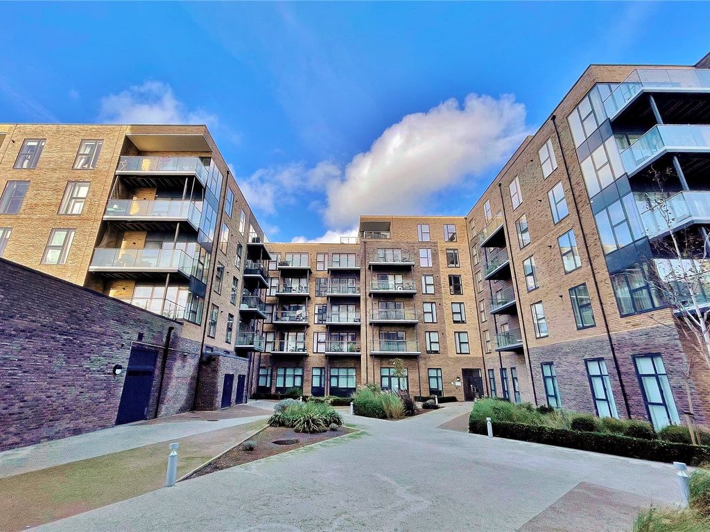 2 bed flat for sale in The Causeway, Goring-By-Sea, Worthing, West Sussex BN12, £270,000