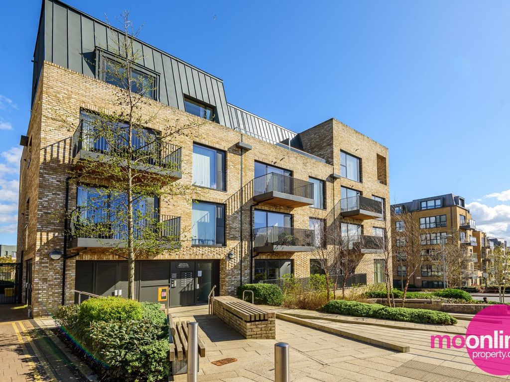 2 bed flat for sale in Regiment Hill, Mill Hill, London NW7, £590,000