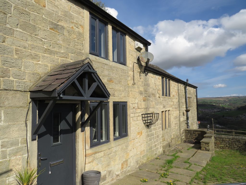 5 bed detached house to rent in Sowerby, Sowerby Bridge HX6, £1,400 pcm