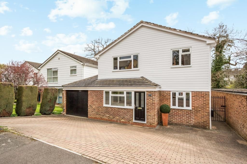 4 bed detached house for sale in Hartlebury Way, Charlton Kings, Cheltenham GL52, £675,000