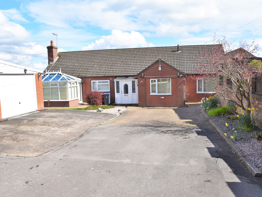 4 bed detached bungalow for sale in Uttoxeter Road, Catchems Corner, Stoke-On-Trent ST3, £415,000