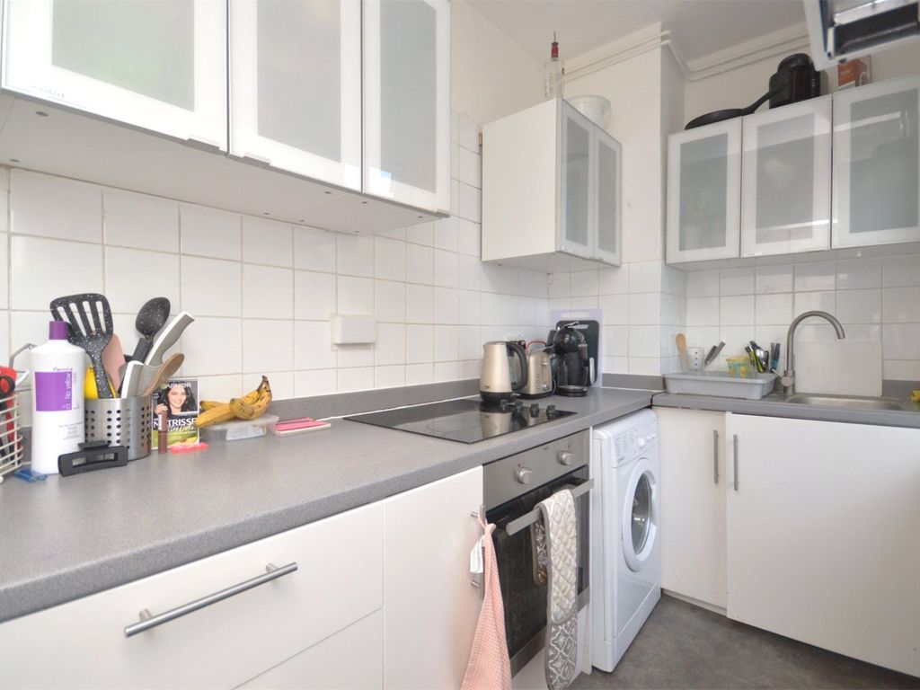 4 bed terraced house to rent in St Martins Place, Brighton BN2, £2,687 pcm