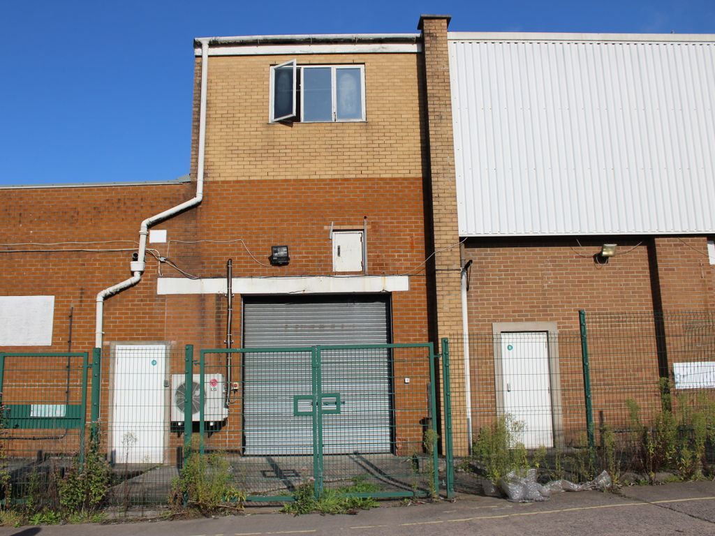 Warehouse to let in Wern Industrial Estate, Newport NP10, £37,609 pa