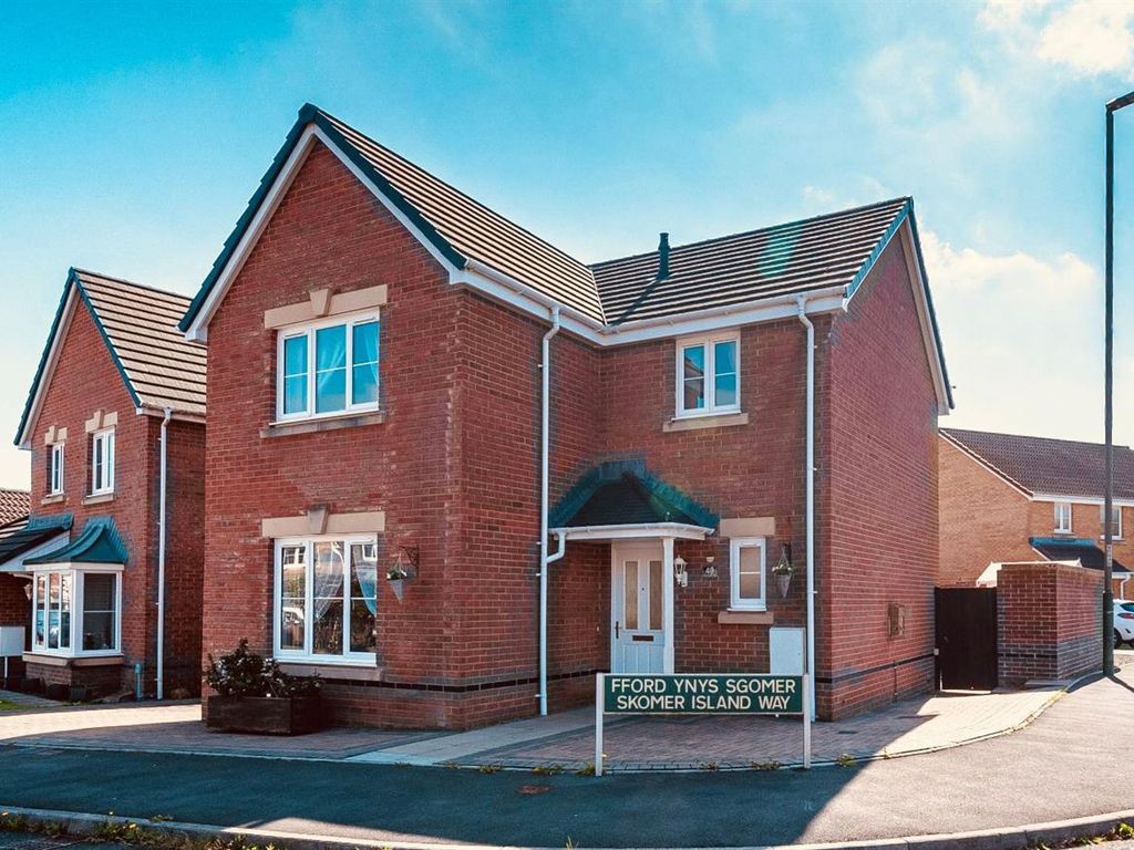 4 bed detached house for sale in Skomer Island Way, Caerphilly CF83, £390,000