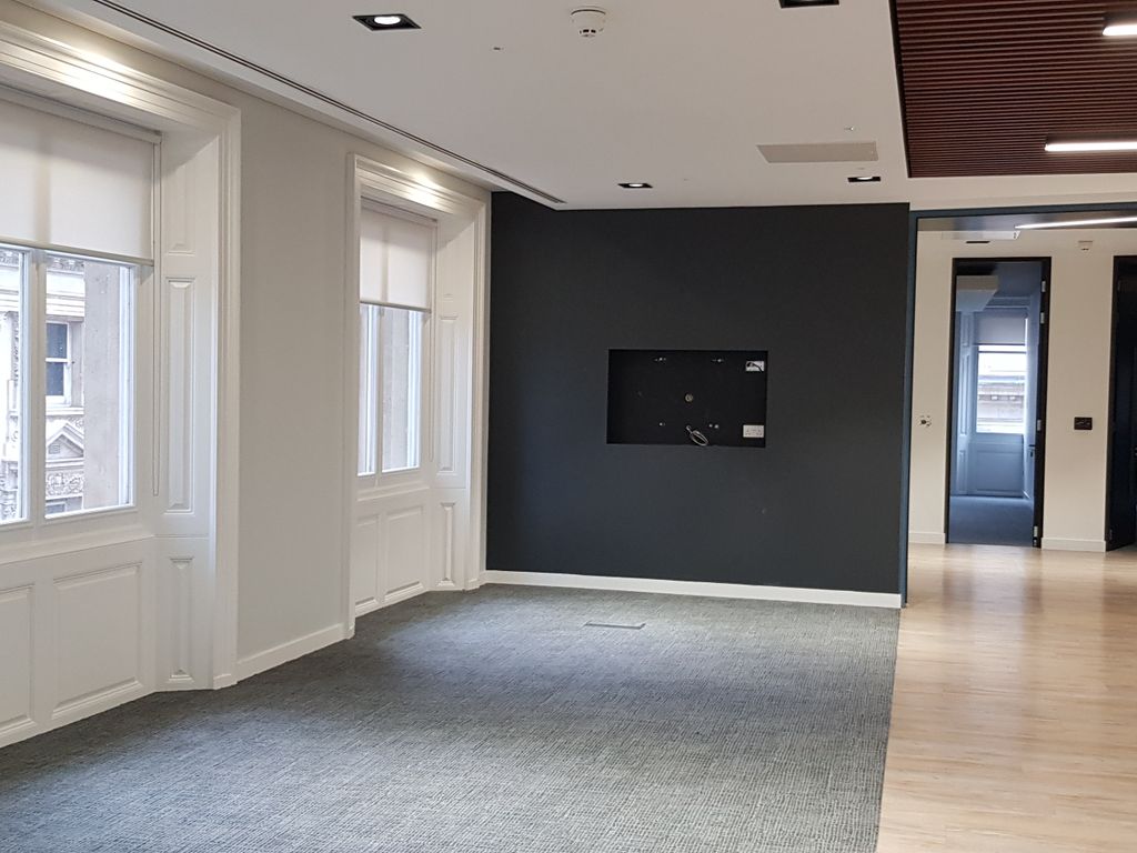 Office to let in Threadneedle Street, Bank EC2R, £346,318 pa