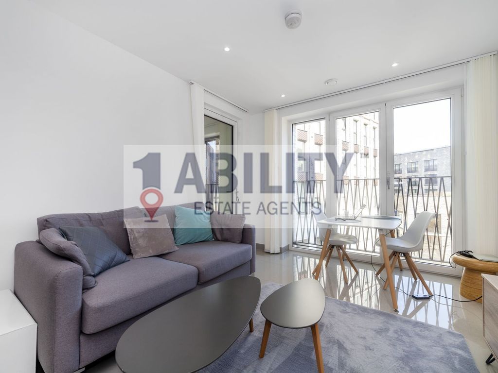 1 bed flat for sale in St. Georges Circus, London SE1, £575,000