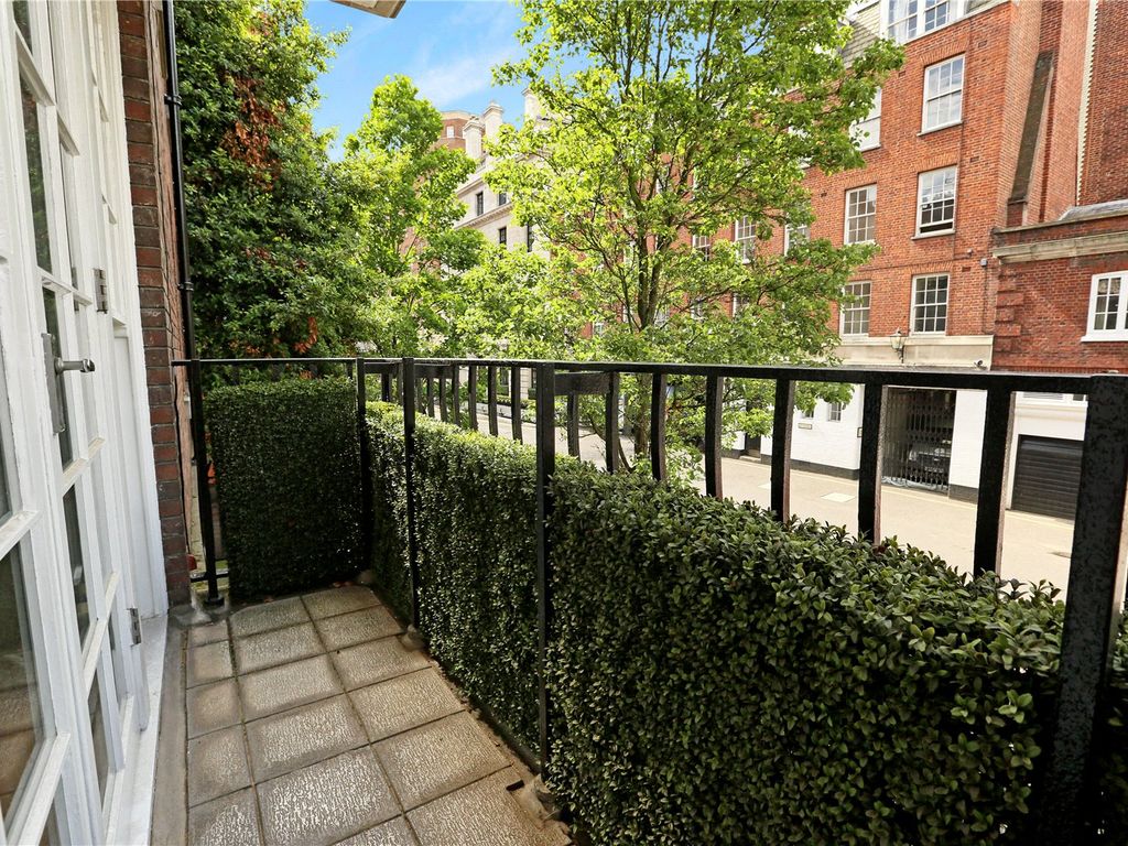 2 bed flat for sale in Park Mount Lodge, 12-14 Reeves Mews, Mayfair, London W1K, £2,360,000